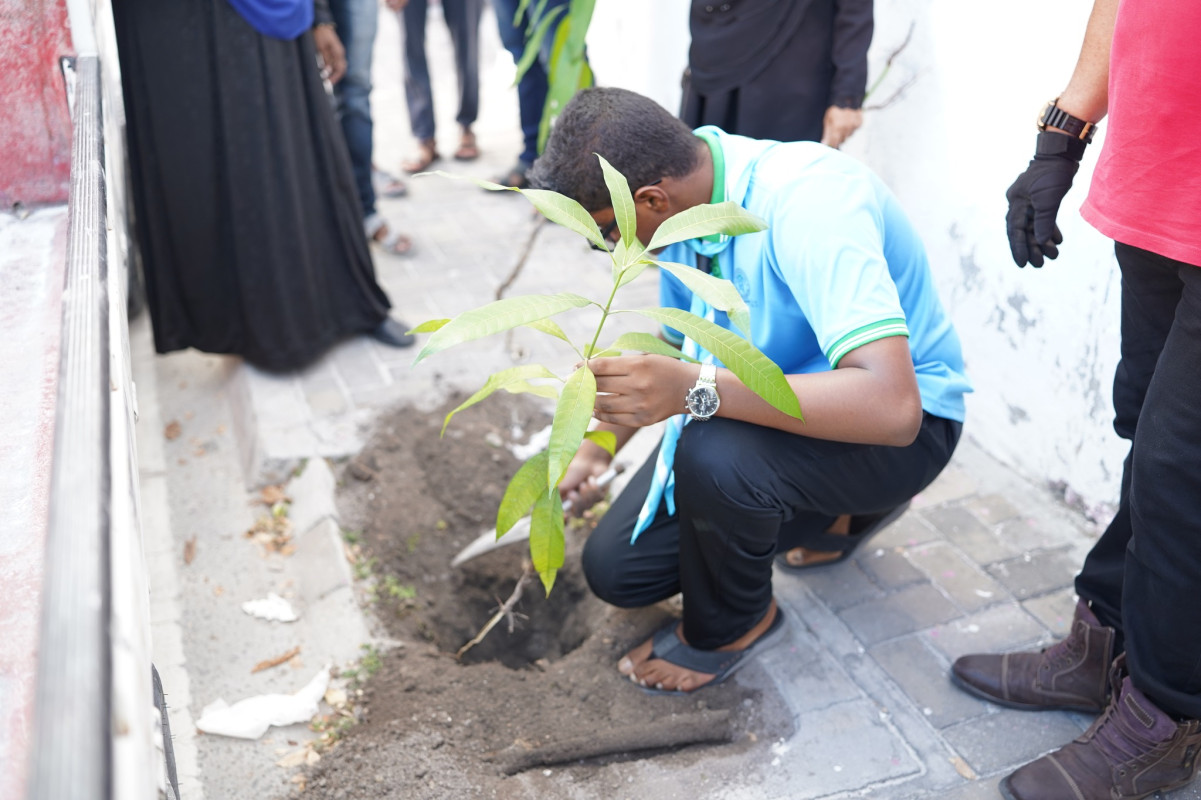 Dhuniyeyge Thimaaveshi Dhuvas