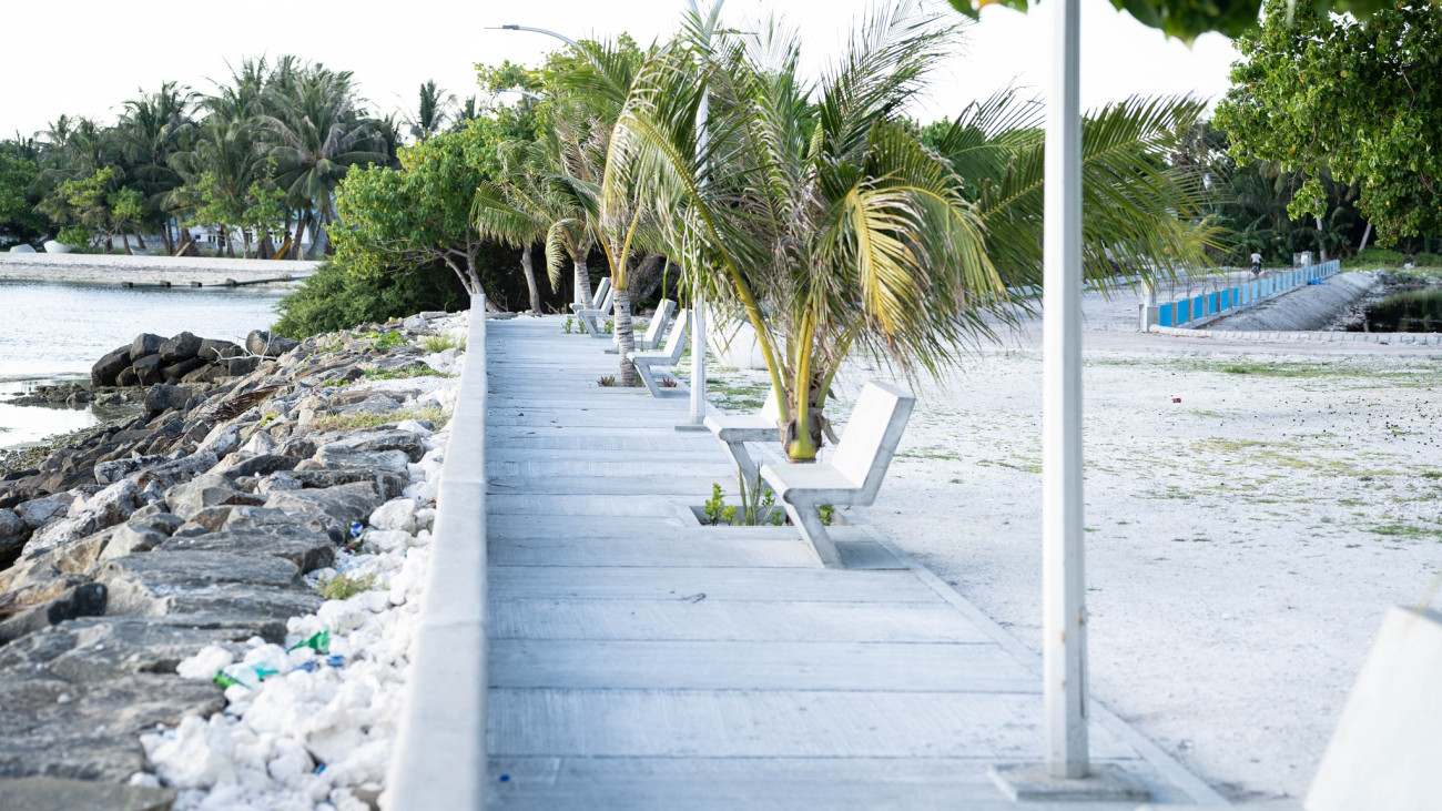 ދެކޮނު ކުޅި ތަރައްޤީ ކުރުމުގެ މަޝްރޫޢު