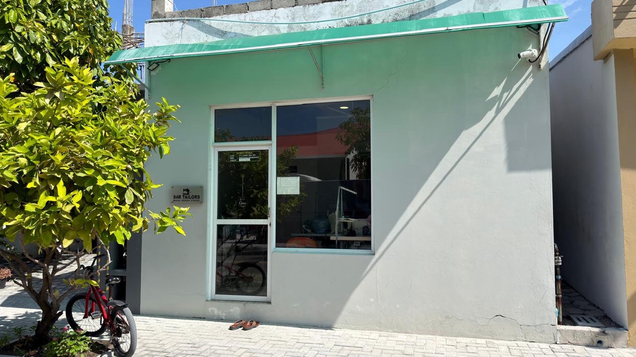 އެސް ފޯރ އާރ ޓެއިލާރސް / ބެރޯ / 9768382