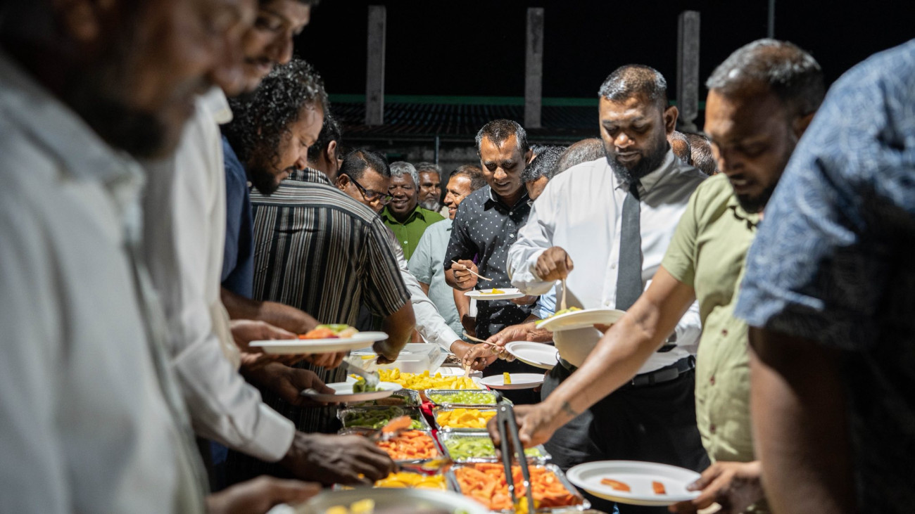 ކައުންސިލްގެ 2025 ވަނަ އަހަރުގެ އަހަރީ ރިޕޯޓާއި، 2026 ވަނަ އަހަރަށް ރޭވިފައިވާ މަސައްކަތު ތާވަލް ރައްޔިތުންނަށް ހިއްސާކުރުމަށް ބޭއްވި ބައްދަލުވުން.